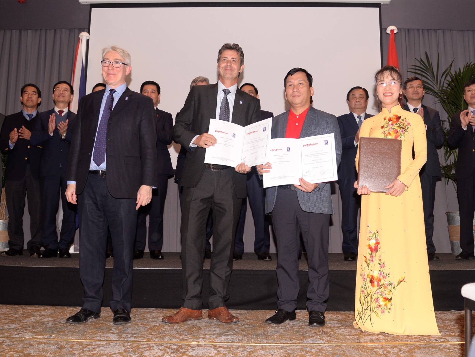 Vietjet locks in reinsurance, engine deals at COP26 - Vimarsana News